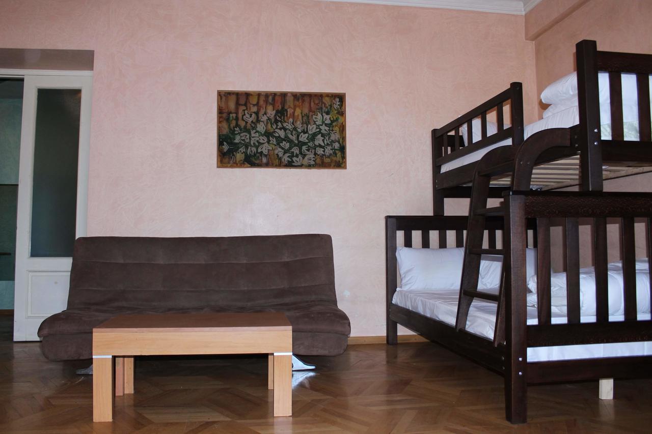 Herrmas Hostel Tiflis Exterior foto